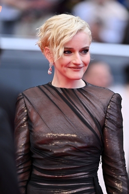 2214946427_l.jpg
