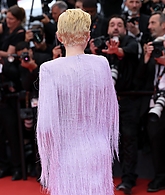 2215440989_l.jpg