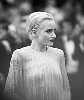 2215542015_l.jpg